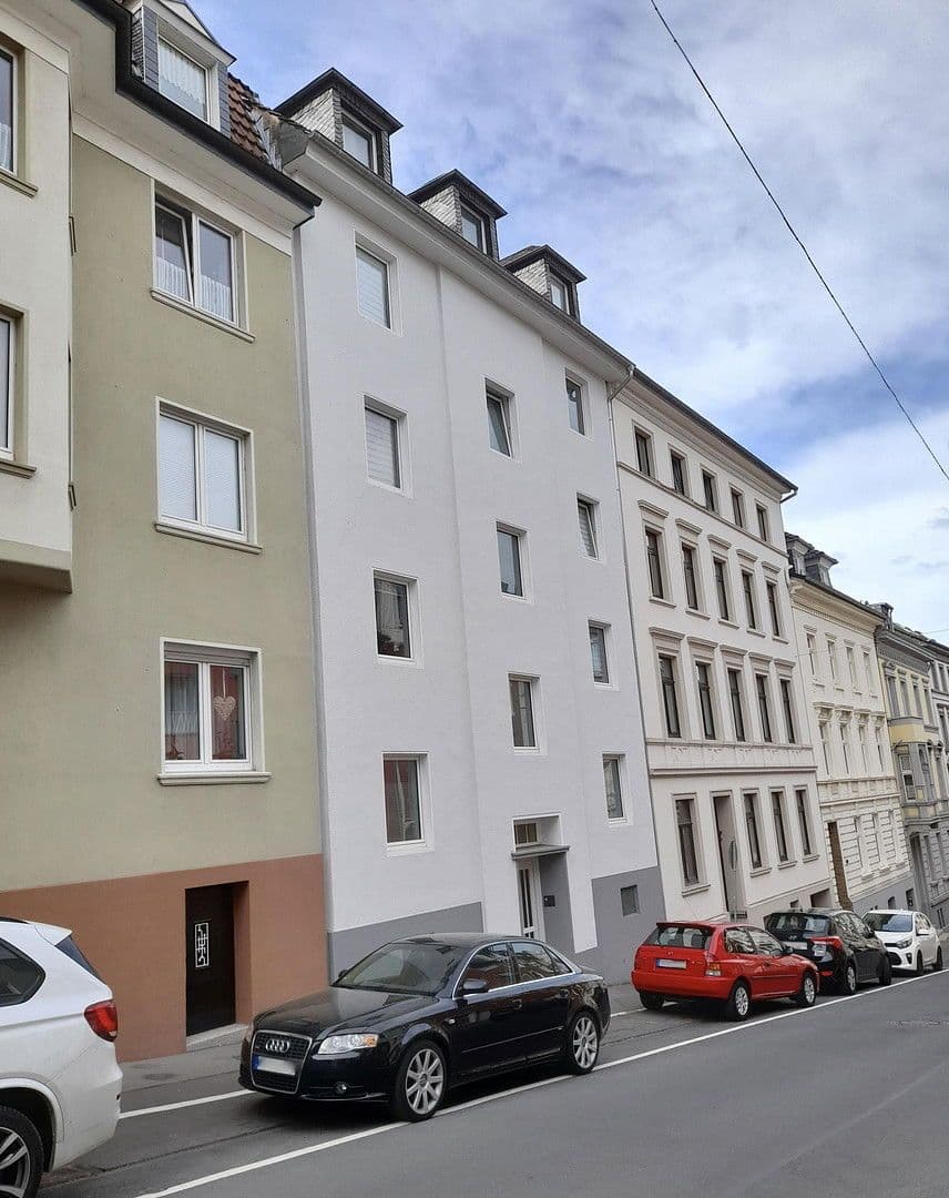 Pronájem bytu 3+kk 91 m², Gronaustraße 99, Wuppertal, Severní Porýní-Vestfálsko Pronájem bytu 3+kk 91 m², Gronaustraße 99, Wuppertal, Severní Porýní-Vestfálsko
