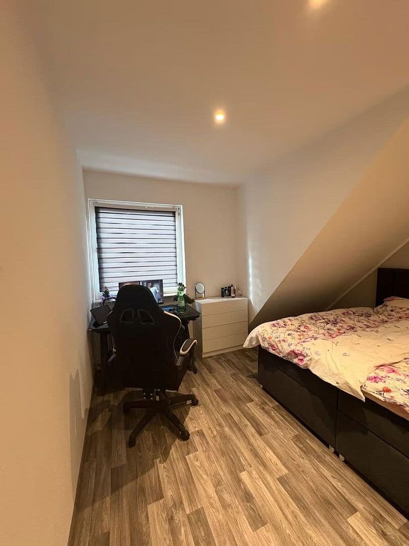 Pronájem bytu 2+1 48 m², Hubertusstrasse 183, Krefeld, Severní Porýní-Vestfálsko Pronájem bytu 2+1 48 m², Hubertusstrasse 183, Krefeld, Severní Porýní-Vestfálsko