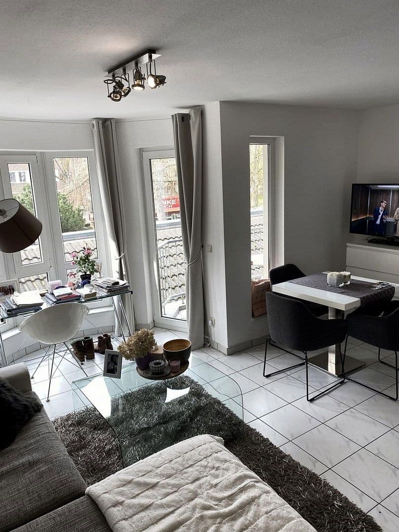 Pronájem bytu 2+1 48 m², Köln, Severní Porýní-Vestfálsko Pronájem bytu 2+1 48 m², Köln, Severní Porýní-Vestfálsko