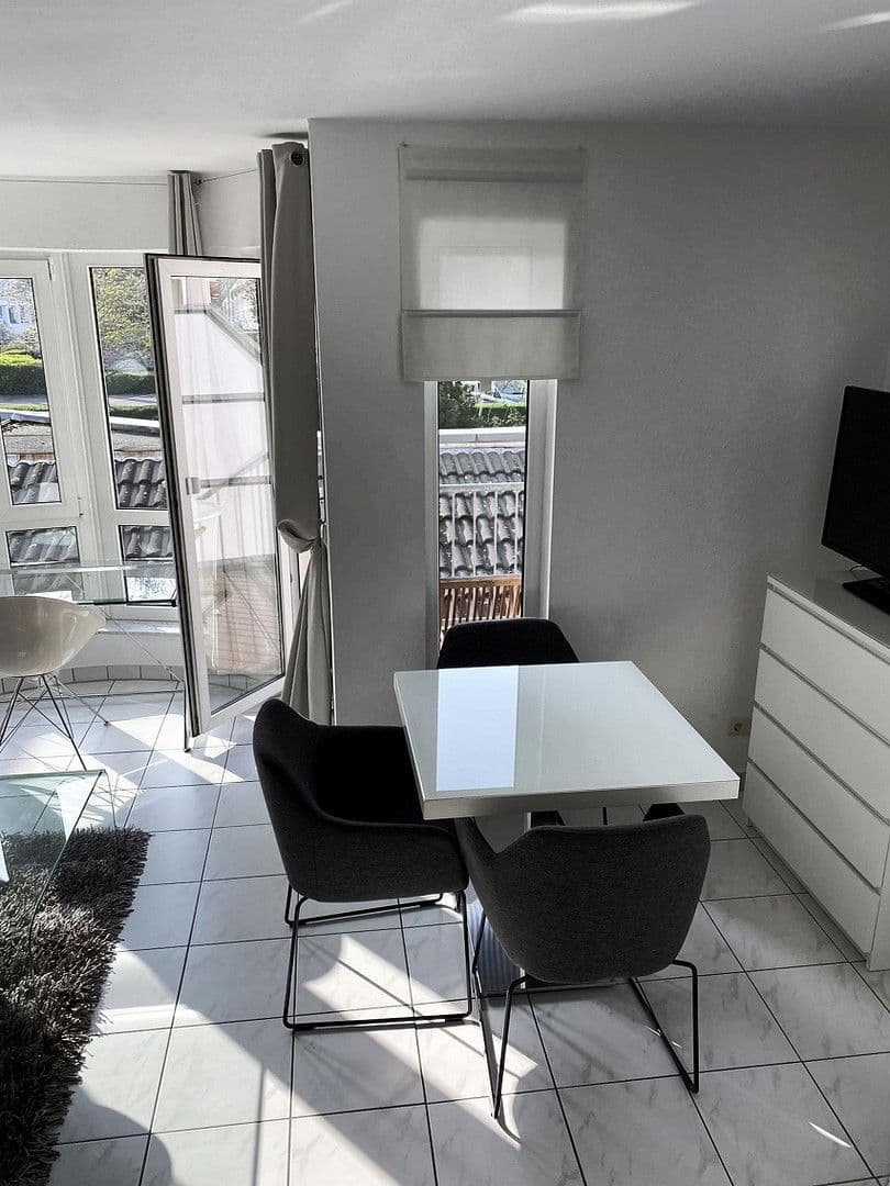 Pronájem bytu 2+1 48 m², Köln, Severní Porýní-Vestfálsko Pronájem bytu 2+1 48 m², Köln, Severní Porýní-Vestfálsko