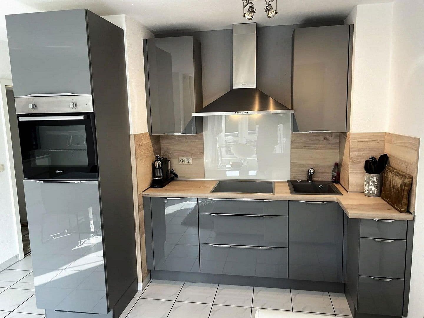 Pronájem bytu 2+1 48 m², Köln, Severní Porýní-Vestfálsko Pronájem bytu 2+1 48 m², Köln, Severní Porýní-Vestfálsko