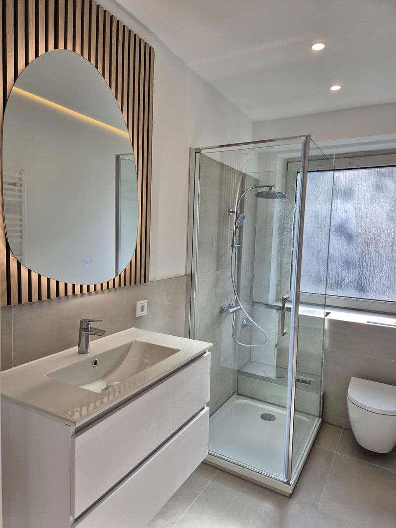 Prodej bytu 2+1 63 m², Düsseldorf, Severní Porýní-Vestfálsko Prodej bytu 2+1 63 m², Düsseldorf, Severní Porýní-Vestfálsko