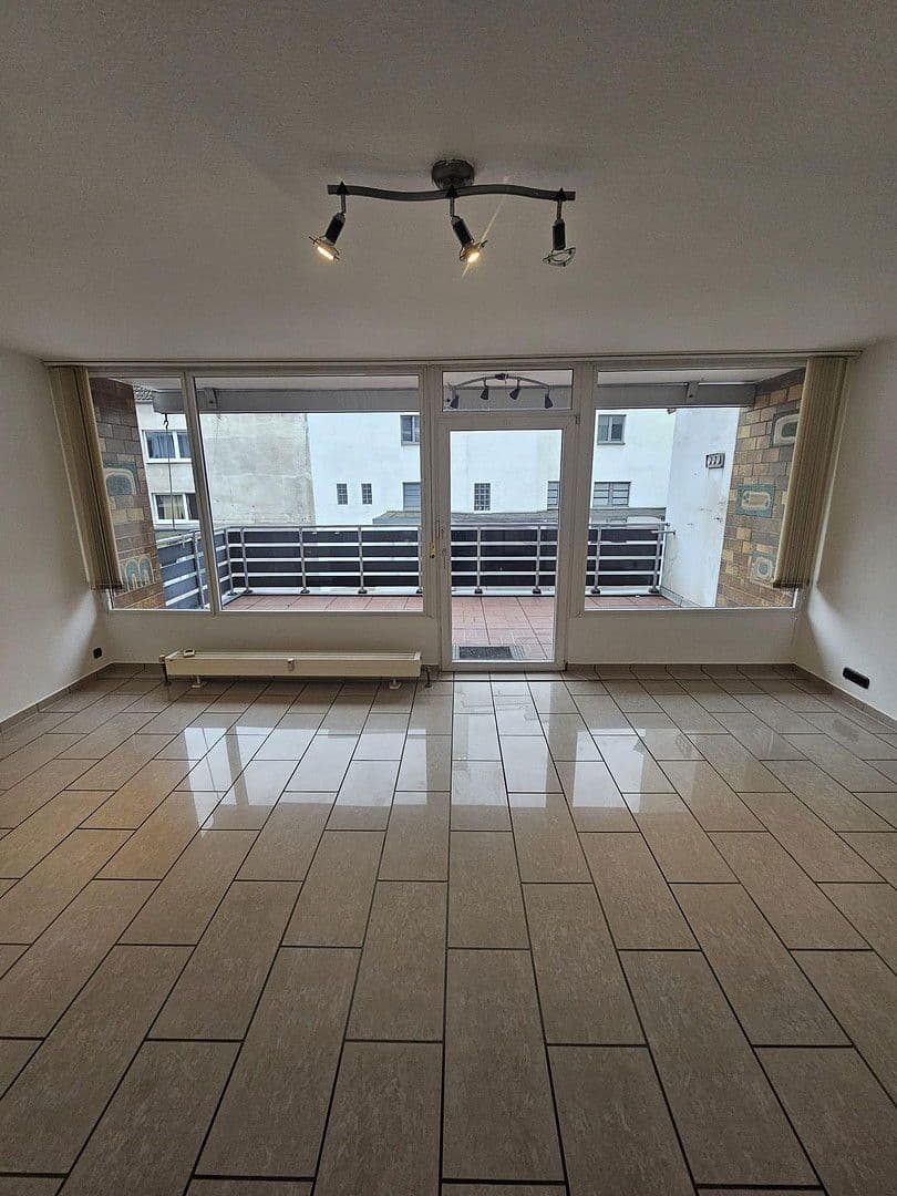 Prodej bytu 2+1 57 m², Köln, Severní Porýní-Vestfálsko Prodej bytu 2+1 57 m², Köln, Severní Porýní-Vestfálsko