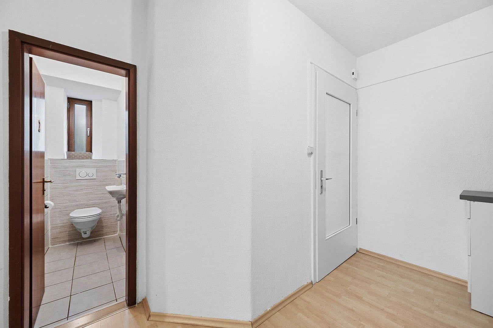 Prodej domu 233 m², pozemek 167 m², Besigheimer Str.12, Stuttgart, Bádensko-Württembersko Prodej domu 233 m², pozemek 167 m², Besigheimer Str.12, Stuttgart, Bádensko-Württembersko