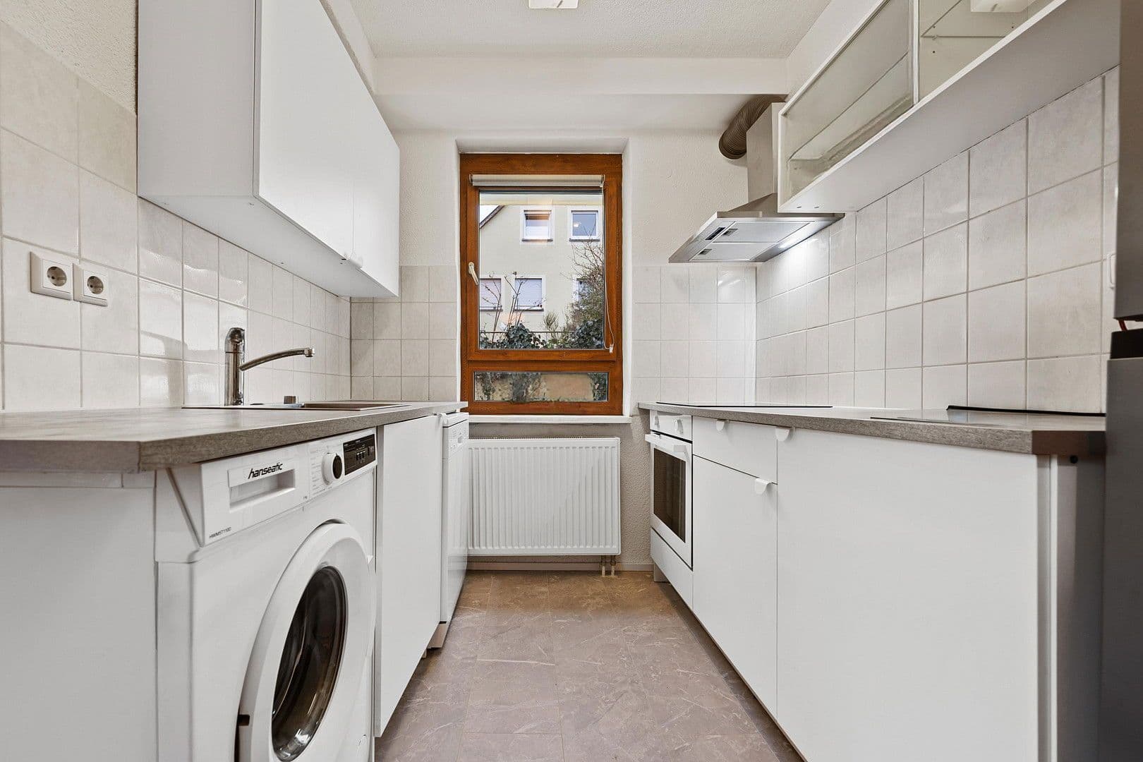 Prodej domu 233 m², pozemek 167 m², Besigheimer Str.12, Stuttgart, Bádensko-Württembersko Prodej domu 233 m², pozemek 167 m², Besigheimer Str.12, Stuttgart, Bádensko-Württembersko