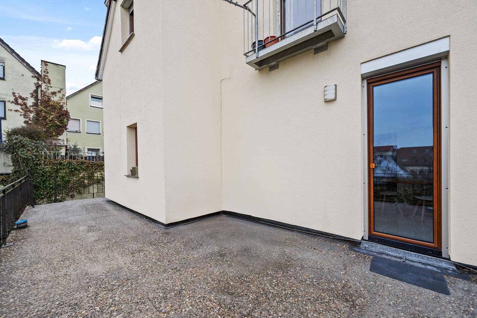 Prodej domu 233 m², pozemek 167 m², Besigheimer Str.12, Stuttgart, Bádensko-Württembersko Prodej domu 233 m², pozemek 167 m², Besigheimer Str.12, Stuttgart, Bádensko-Württembersko