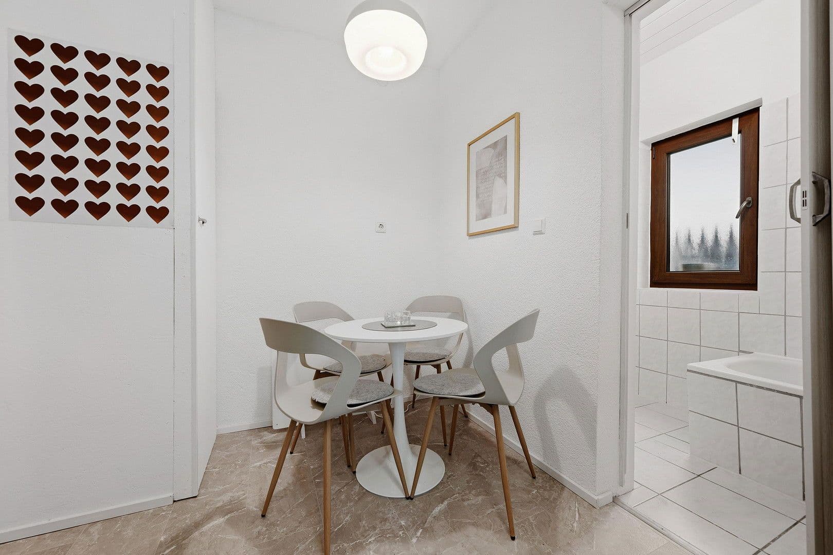 Prodej domu 233 m², pozemek 167 m², Besigheimer Str.12, Stuttgart, Bádensko-Württembersko Prodej domu 233 m², pozemek 167 m², Besigheimer Str.12, Stuttgart, Bádensko-Württembersko