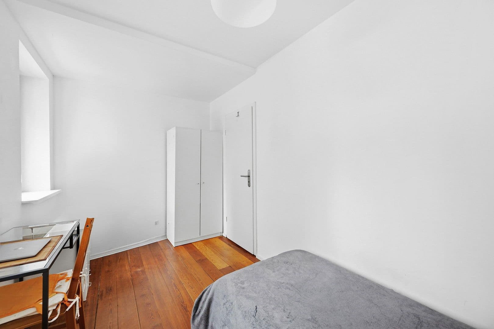 Prodej domu 233 m², pozemek 167 m², Besigheimer Str.12, Stuttgart, Bádensko-Württembersko Prodej domu 233 m², pozemek 167 m², Besigheimer Str.12, Stuttgart, Bádensko-Württembersko