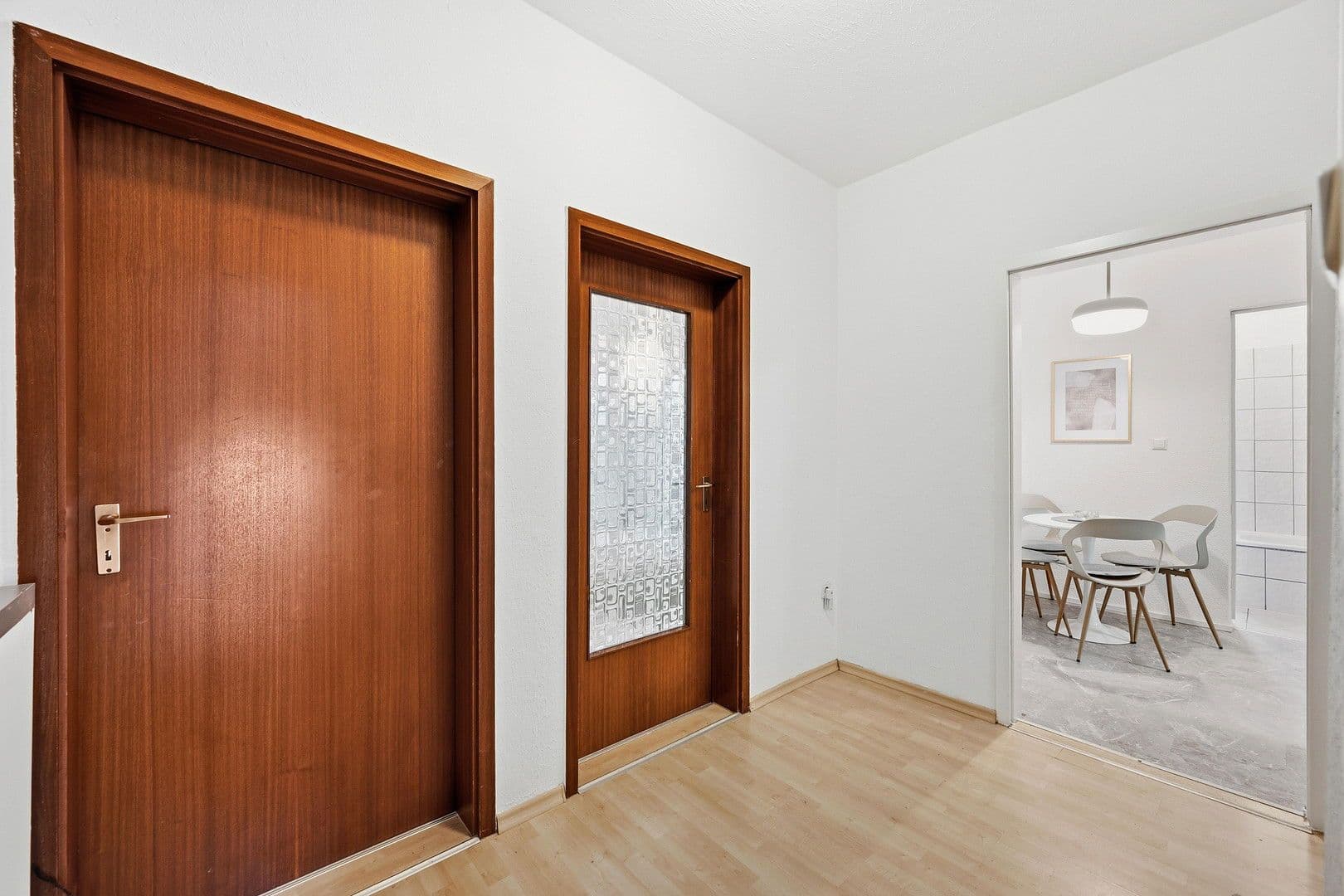 Prodej domu 233 m², pozemek 167 m², Besigheimer Str.12, Stuttgart, Bádensko-Württembersko Prodej domu 233 m², pozemek 167 m², Besigheimer Str.12, Stuttgart, Bádensko-Württembersko