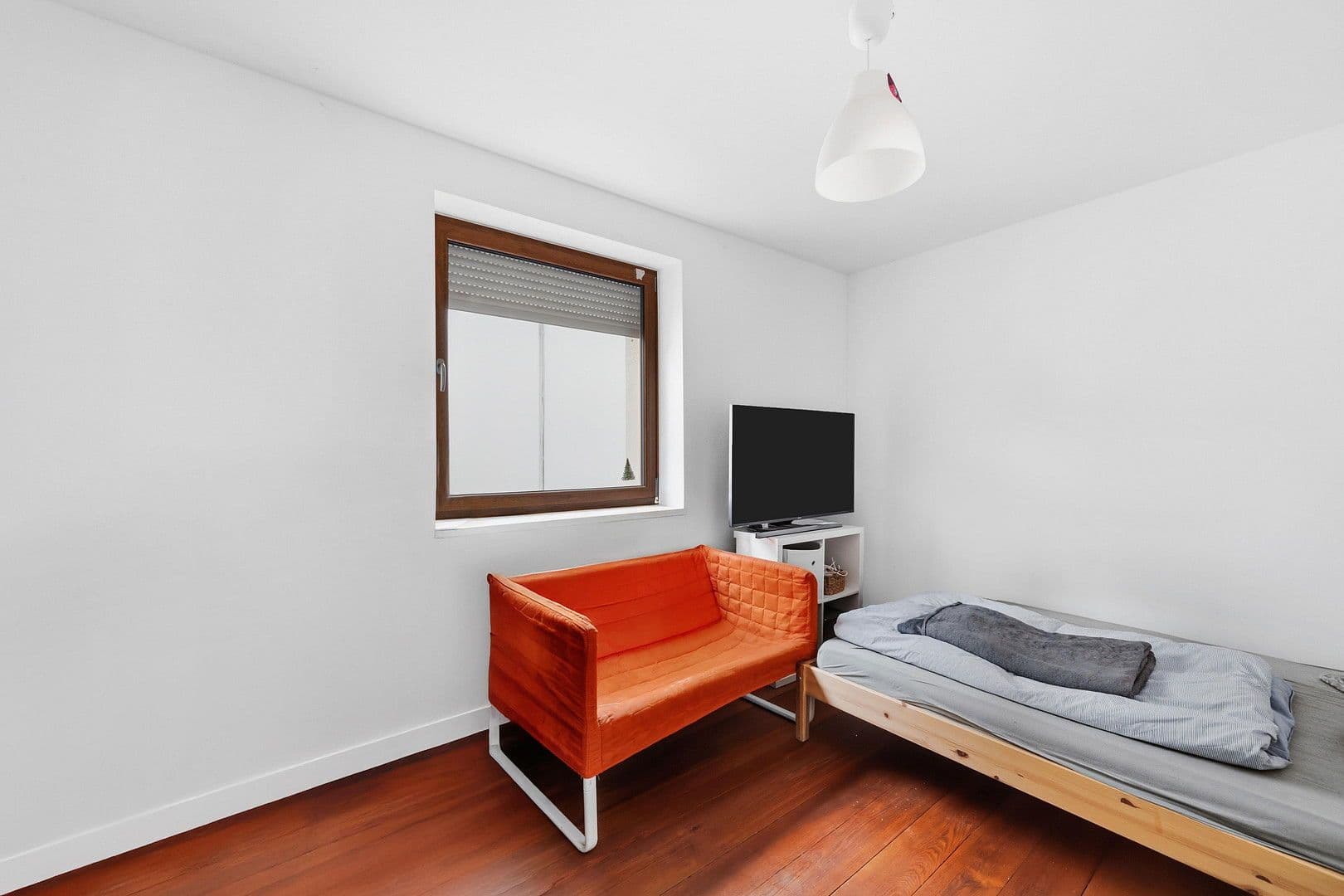 Prodej domu 233 m², pozemek 167 m², Besigheimer Str.12, Stuttgart, Bádensko-Württembersko Prodej domu 233 m², pozemek 167 m², Besigheimer Str.12, Stuttgart, Bádensko-Württembersko