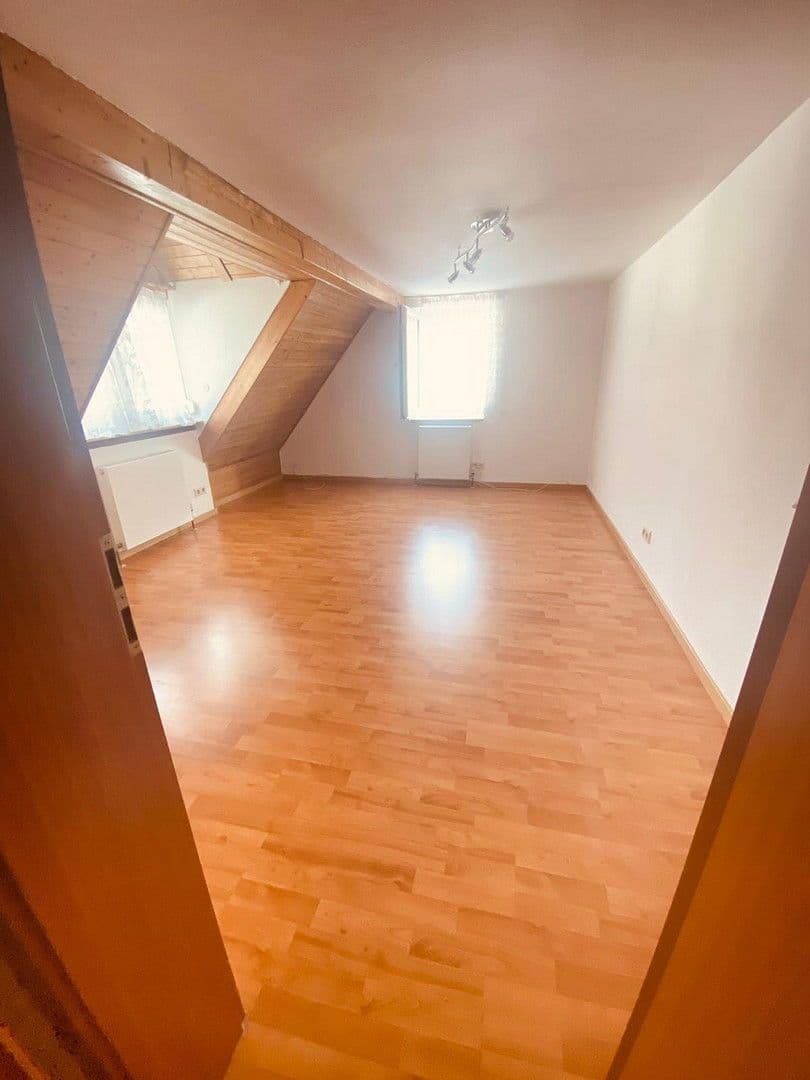 Prodej domu 142 m², pozemek 180 m², Wiesbrunnenstrasse 14, Plochingen, Bádensko-Württembersko Prodej domu 142 m², pozemek 180 m², Wiesbrunnenstrasse 14, Plochingen, Bádensko-Württembersko