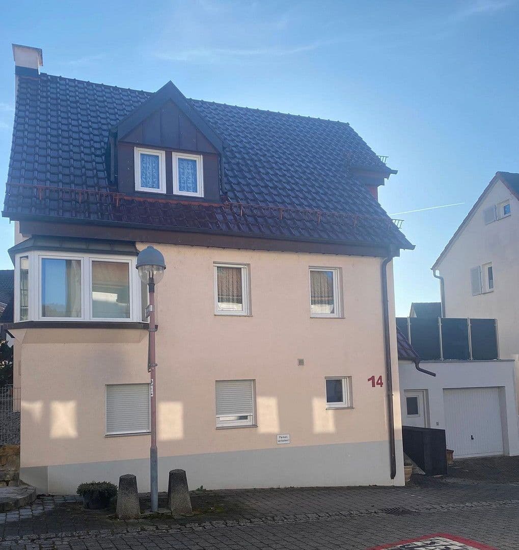 Prodej domu 142 m², pozemek 180 m², Wiesbrunnenstrasse 14, Plochingen, Bádensko-Württembersko Prodej domu 142 m², pozemek 180 m², Wiesbrunnenstrasse 14, Plochingen, Bádensko-Württembersko