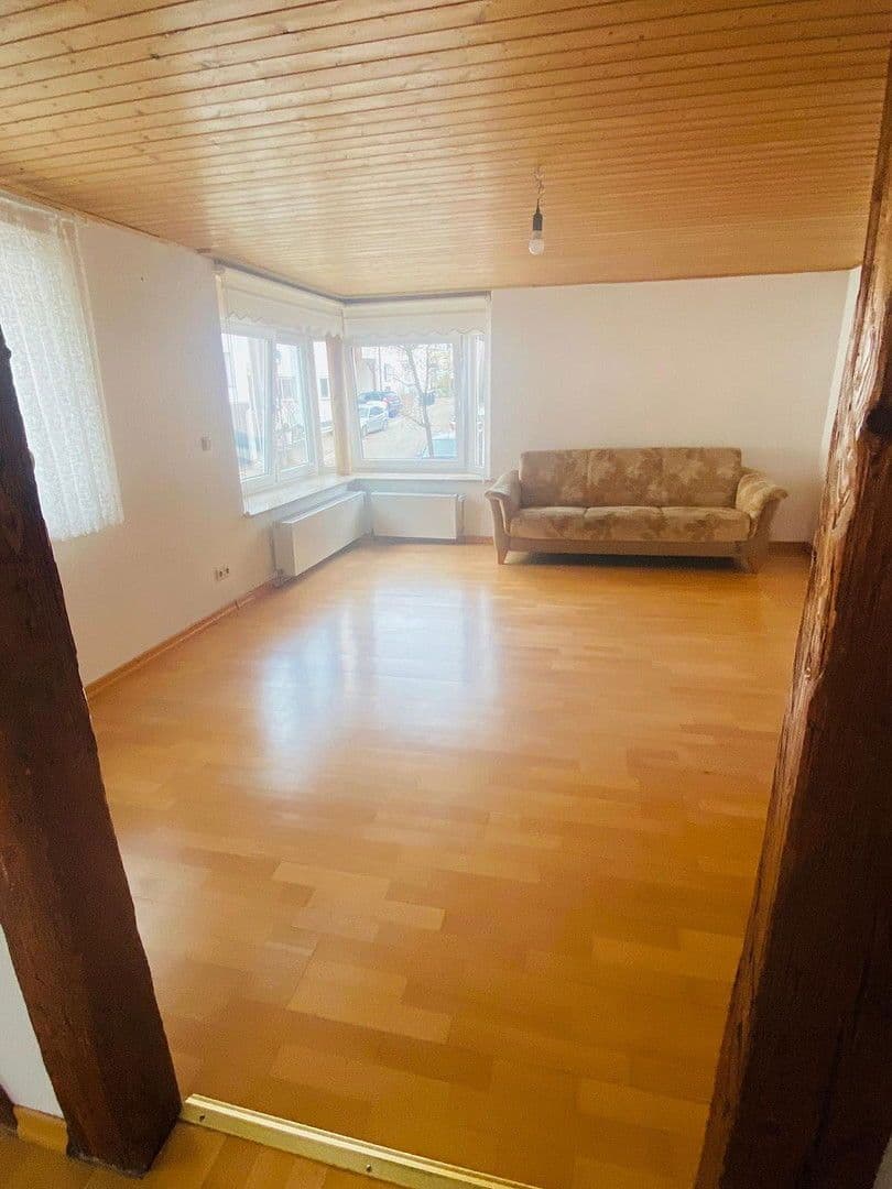 Prodej domu 142 m², pozemek 180 m², Wiesbrunnenstrasse 14, Plochingen, Bádensko-Württembersko Prodej domu 142 m², pozemek 180 m², Wiesbrunnenstrasse 14, Plochingen, Bádensko-Württembersko
