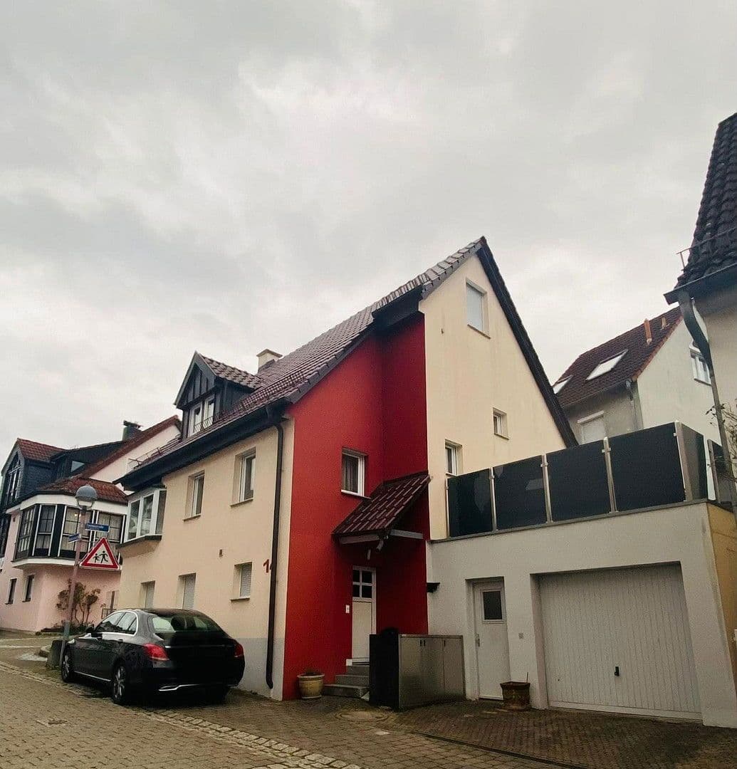 Prodej domu 142 m², pozemek 180 m², Wiesbrunnenstrasse 14, Plochingen, Bádensko-Württembersko Prodej domu 142 m², pozemek 180 m², Wiesbrunnenstrasse 14, Plochingen, Bádensko-Württembersko