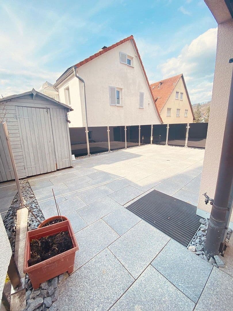 Prodej domu 142 m², pozemek 180 m², Wiesbrunnenstrasse 14, Plochingen, Bádensko-Württembersko Prodej domu 142 m², pozemek 180 m², Wiesbrunnenstrasse 14, Plochingen, Bádensko-Württembersko