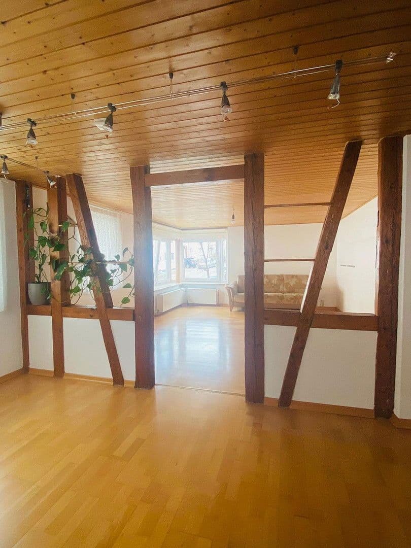 Prodej domu 142 m², pozemek 180 m², Wiesbrunnenstrasse 14, Plochingen, Bádensko-Württembersko Prodej domu 142 m², pozemek 180 m², Wiesbrunnenstrasse 14, Plochingen, Bádensko-Württembersko