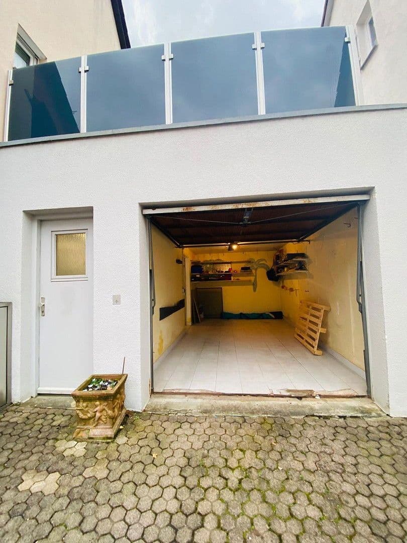 Prodej domu 142 m², pozemek 180 m², Wiesbrunnenstrasse 14, Plochingen, Bádensko-Württembersko Prodej domu 142 m², pozemek 180 m², Wiesbrunnenstrasse 14, Plochingen, Bádensko-Württembersko