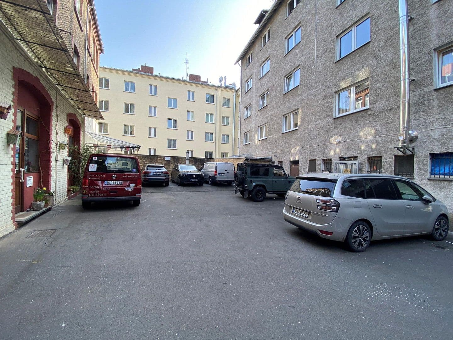 Prodej domu 1.208 m², pozemek 467 m², Dotzheimer Straße 61, Wiesbaden, Hessen Prodej domu 1.208 m², pozemek 467 m², Dotzheimer Straße 61, Wiesbaden, Hessen