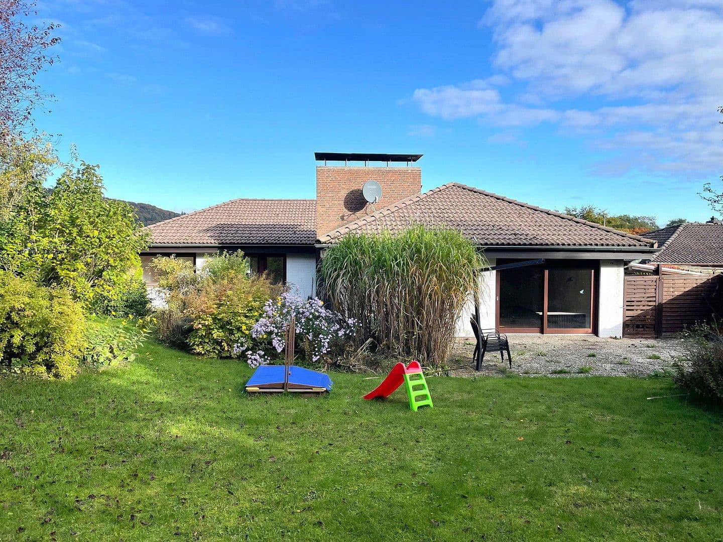 Prodej domu 228 m², pozemek 1.215 m², Wiesbaden, Hessen Prodej domu 228 m², pozemek 1.215 m², Wiesbaden, Hessen