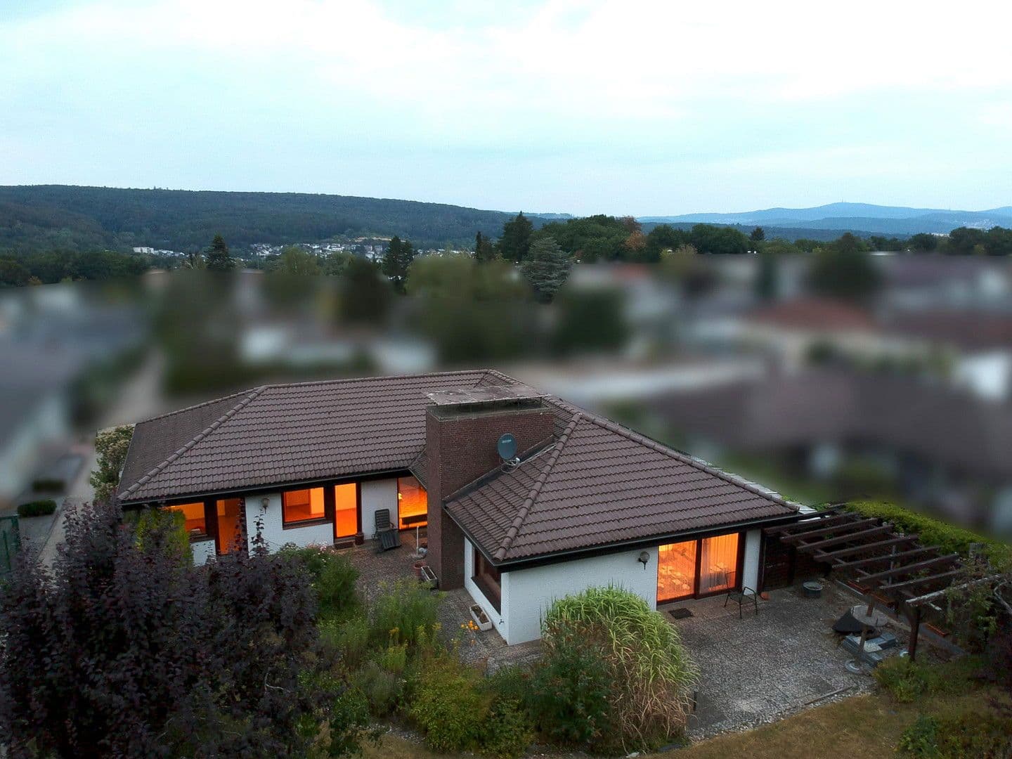 Prodej domu 228 m², pozemek 1.215 m², Wiesbaden, Hessen Prodej domu 228 m², pozemek 1.215 m², Wiesbaden, Hessen