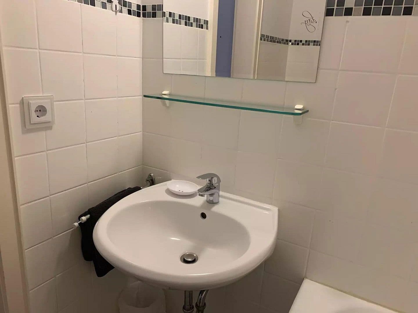 Pronájem bytu 1+1 38 m², Düsseldorf, Severní Porýní-Vestfálsko Pronájem bytu 1+1 38 m², Düsseldorf, Severní Porýní-Vestfálsko