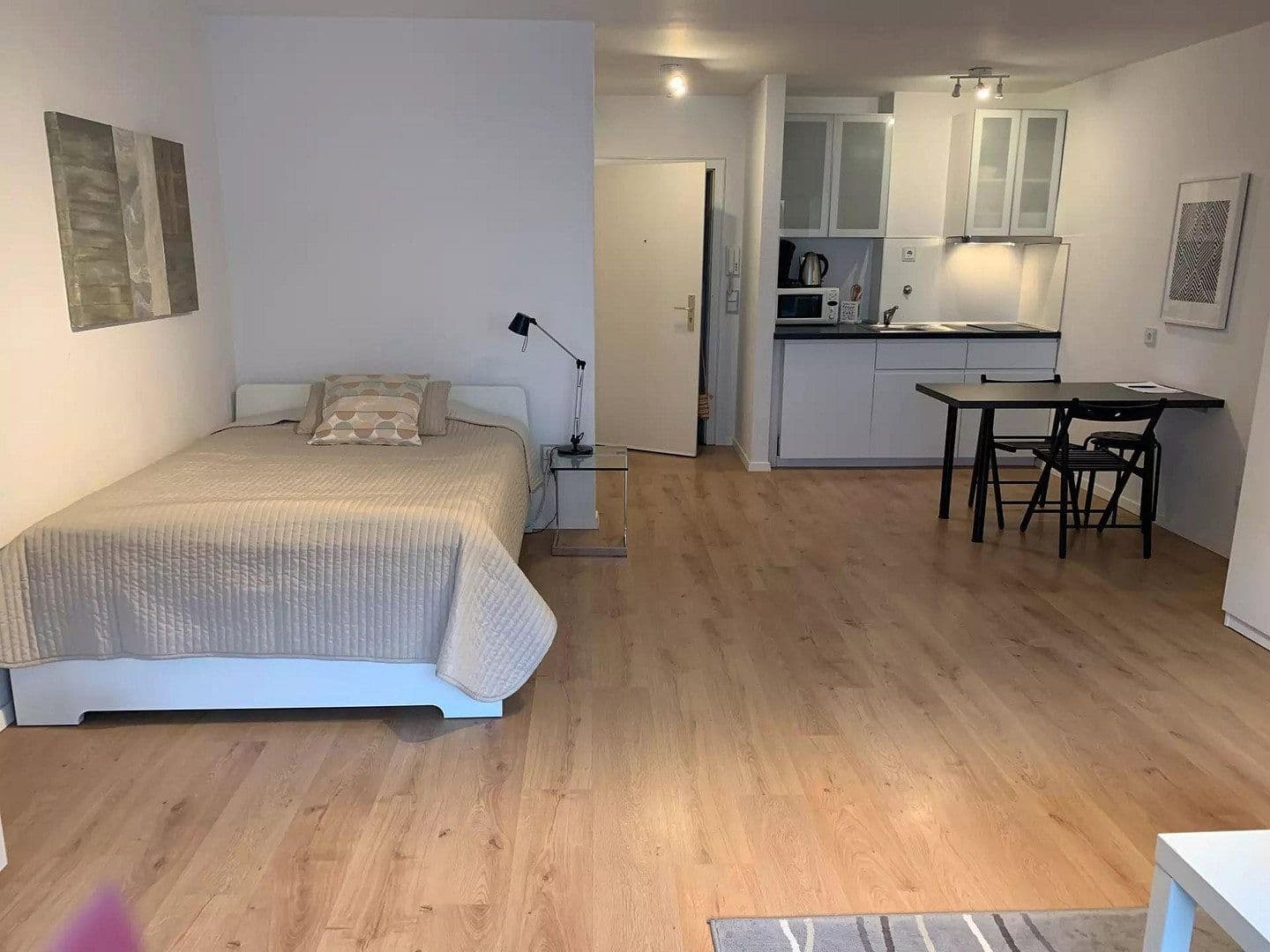 Pronájem bytu 1+1 38 m², Düsseldorf, Severní Porýní-Vestfálsko Pronájem bytu 1+1 38 m², Düsseldorf, Severní Porýní-Vestfálsko