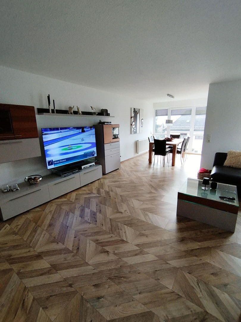 Pronájem bytu 3+kk 85 m², Ebersbach an der Fils, Bádensko-Württembersko Pronájem bytu 3+kk 85 m², Ebersbach an der Fils, Bádensko-Württembersko