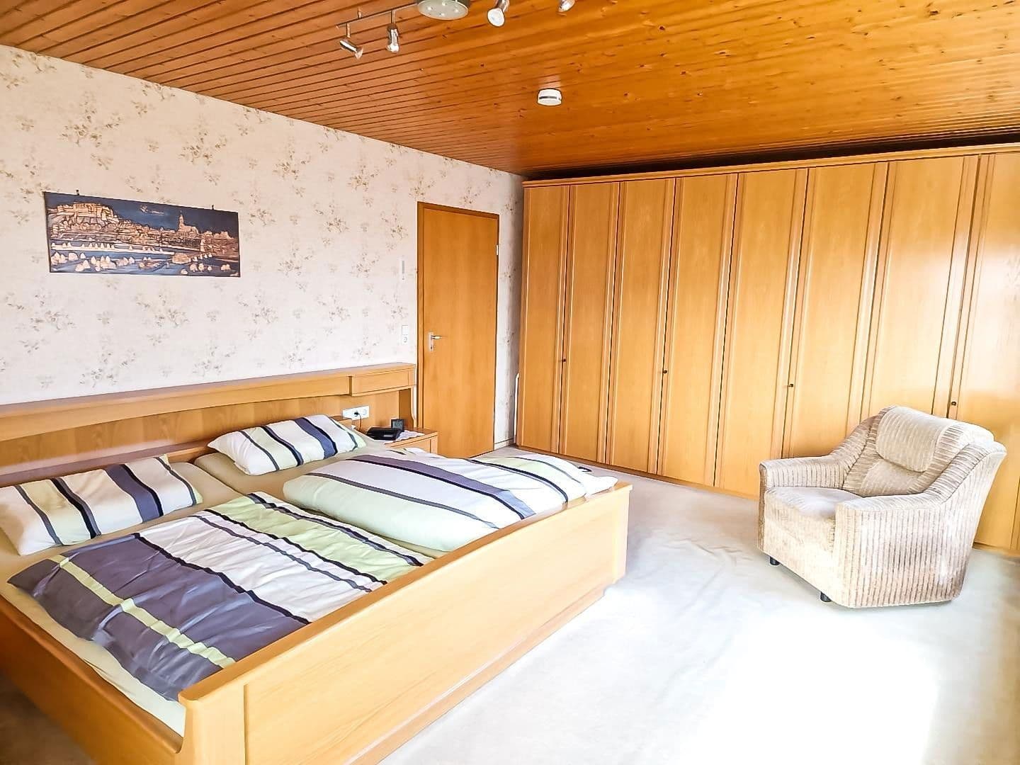 Prodej domu 157 m², pozemek 403 m², Kusterdingen, Bádensko-Württembersko Prodej domu 157 m², pozemek 403 m², Kusterdingen, Bádensko-Württembersko