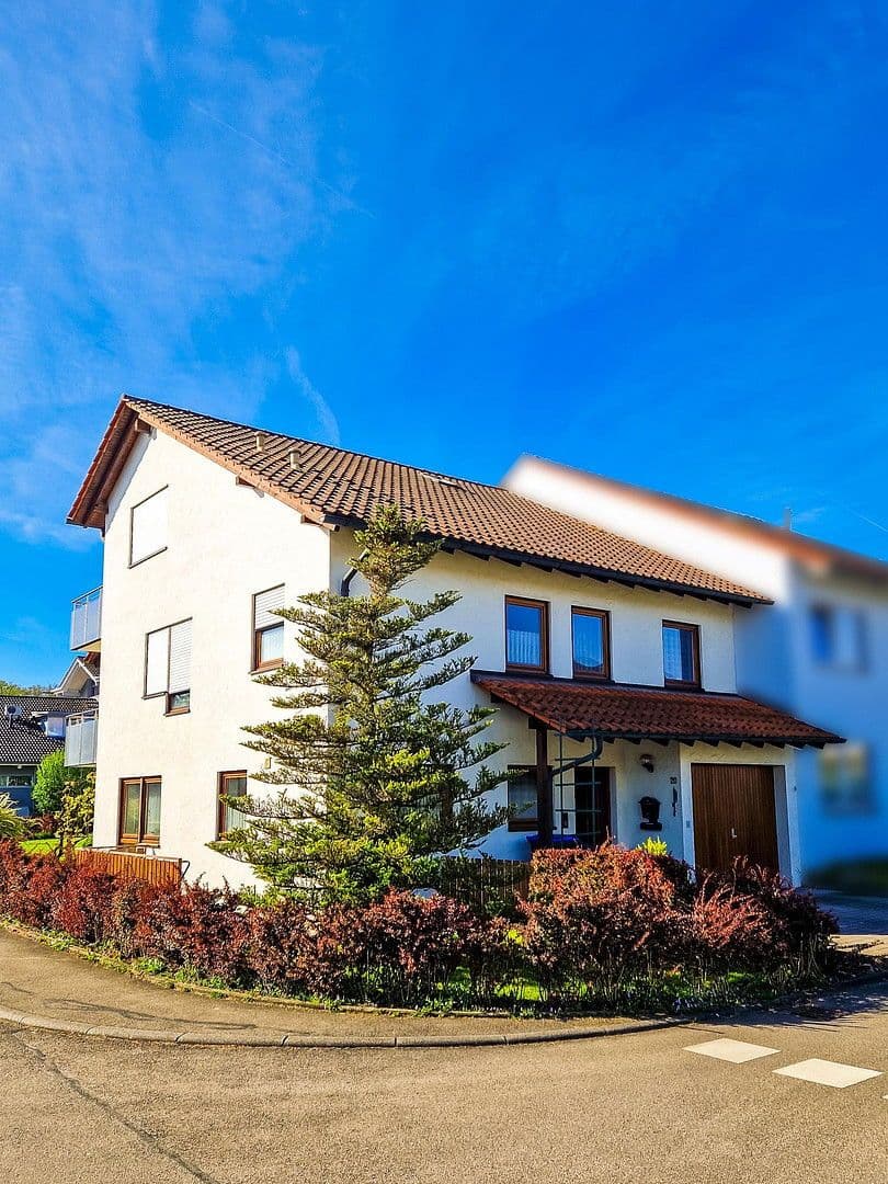 Prodej domu 157 m², pozemek 403 m², Kusterdingen, Bádensko-Württembersko Prodej domu 157 m², pozemek 403 m², Kusterdingen, Bádensko-Württembersko