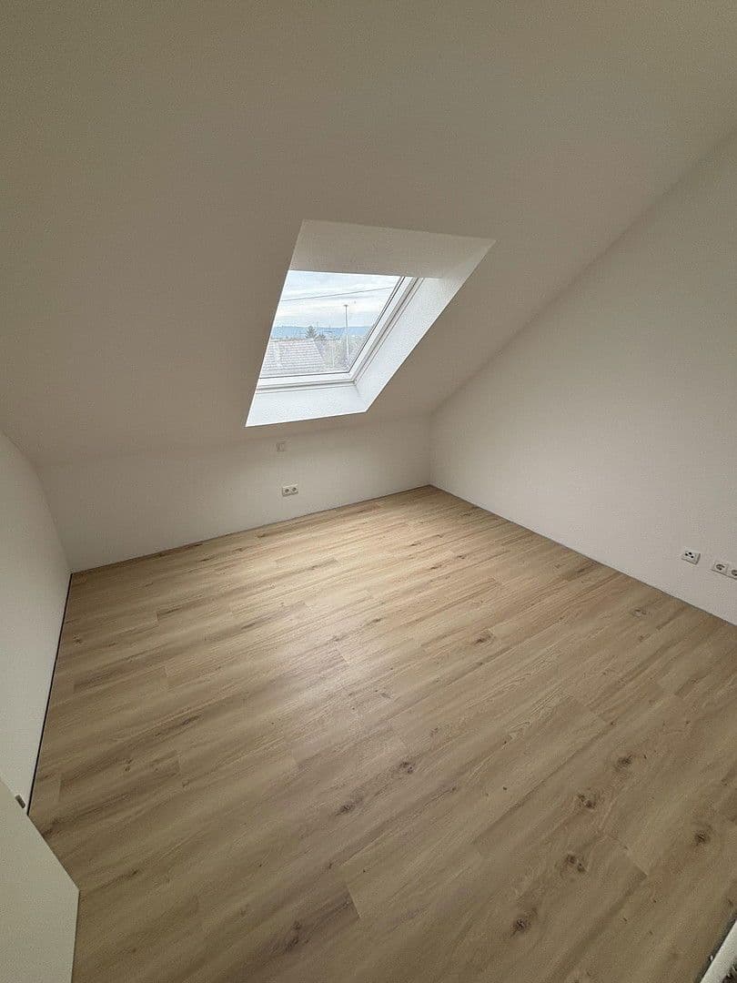 Pronájem bytu 3+1 76 m², Gartenstr.12, Kettig, Porýní-Falc Pronájem bytu 3+1 76 m², Gartenstr.12, Kettig, Porýní-Falc