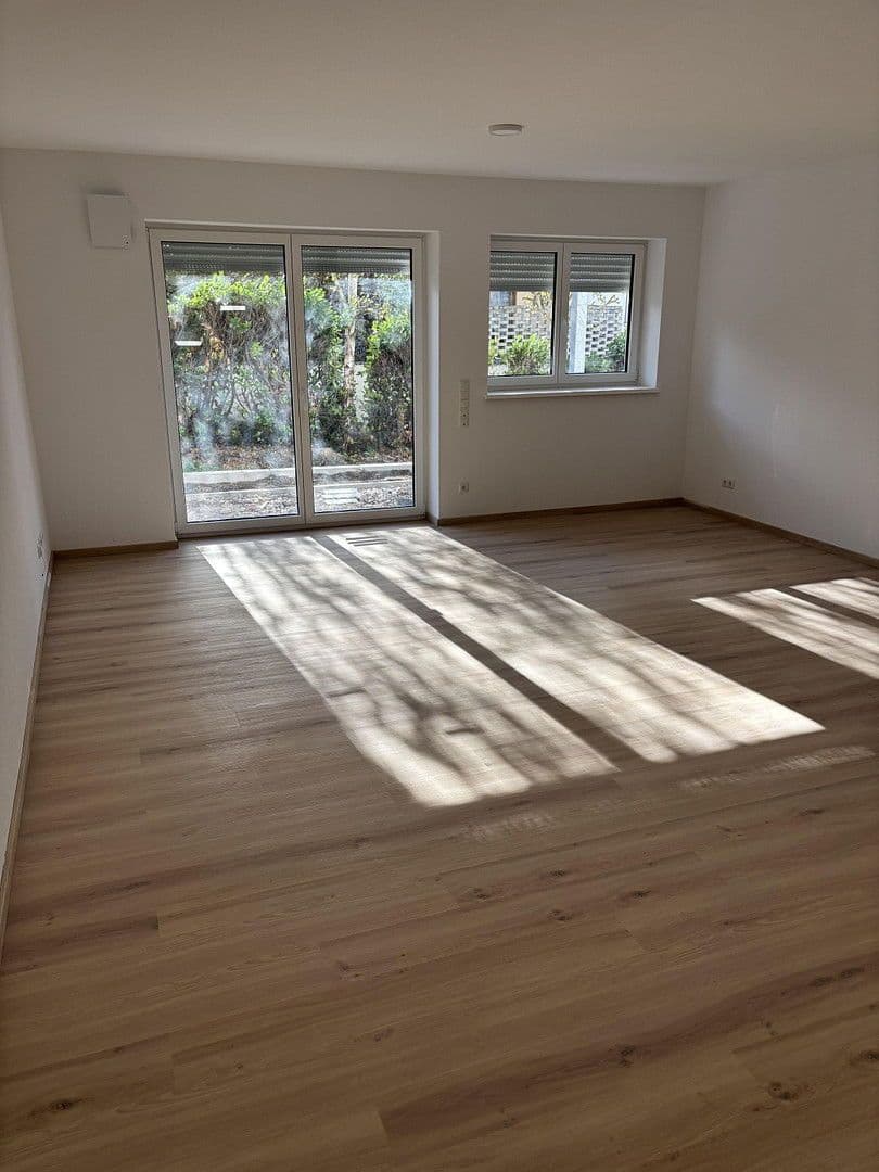 Pronájem bytu 3+1 76 m², Gartenstr.12, Kettig, Porýní-Falc Pronájem bytu 3+1 76 m², Gartenstr.12, Kettig, Porýní-Falc