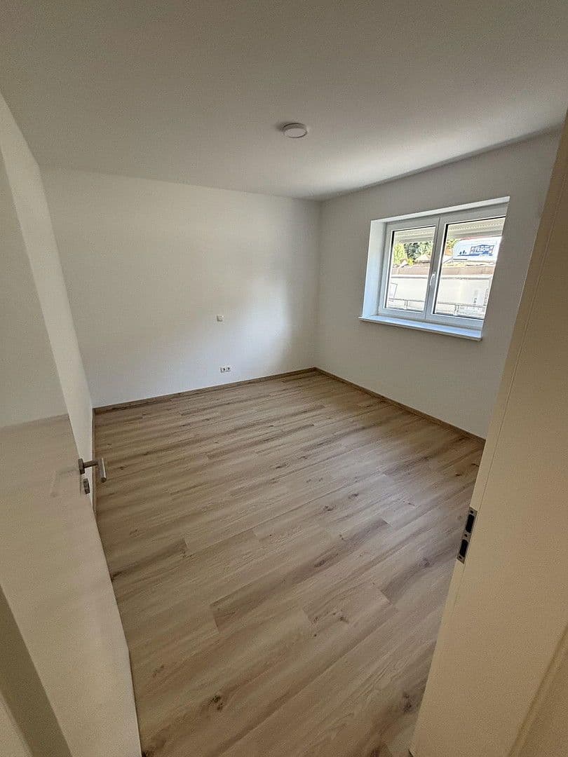 Pronájem bytu 3+1 76 m², Gartenstr.12, Kettig, Porýní-Falc Pronájem bytu 3+1 76 m², Gartenstr.12, Kettig, Porýní-Falc