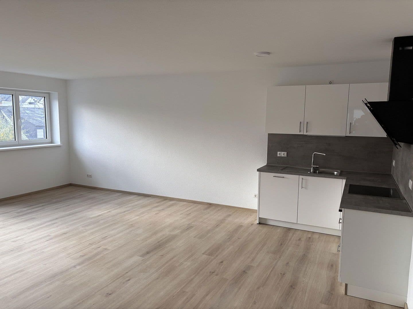 Pronájem bytu 3+1 76 m², Gartenstr.12, Kettig, Porýní-Falc Pronájem bytu 3+1 76 m², Gartenstr.12, Kettig, Porýní-Falc
