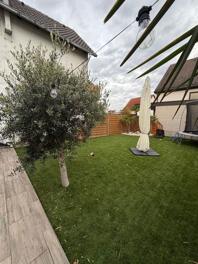 Prodej domu 180 m², pozemek 291 m², Haßloch, Porýní-Falc Prodej domu 180 m², pozemek 291 m², Haßloch, Porýní-Falc