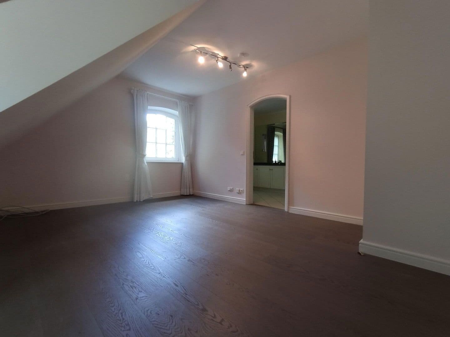 Pronájem domu 357 m², pozemek 1.008 m², Hamburg, Hamburg Pronájem domu 357 m², pozemek 1.008 m², Hamburg, Hamburg