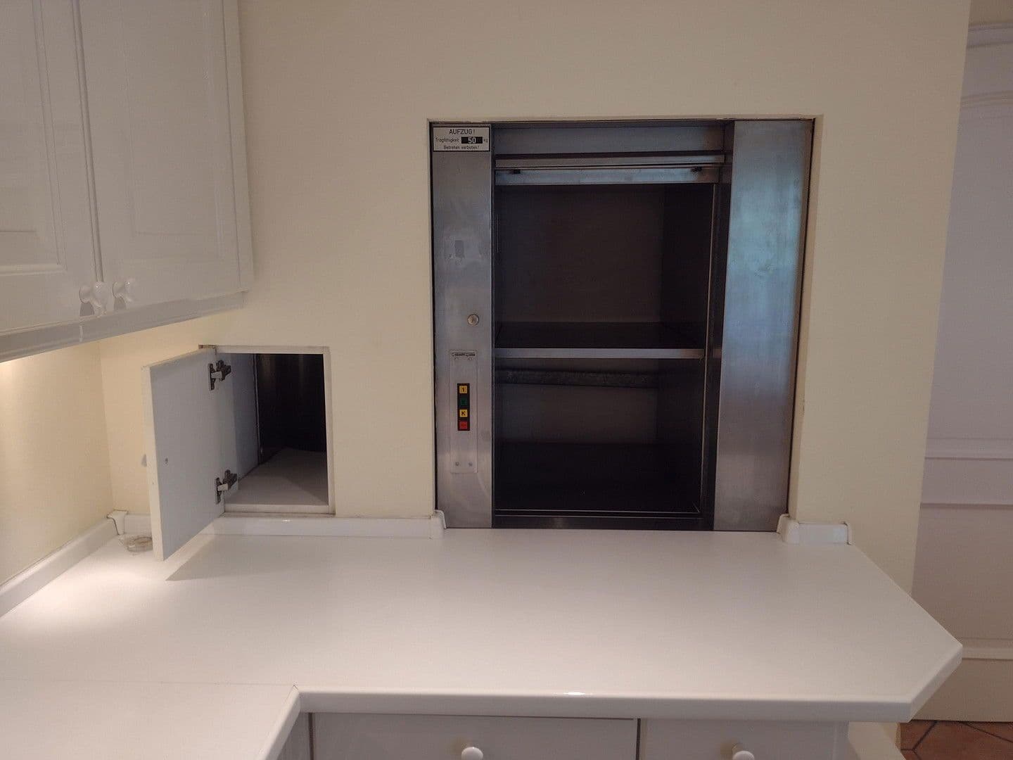 Pronájem domu 357 m², pozemek 1.008 m², Hamburg, Hamburg Pronájem domu 357 m², pozemek 1.008 m², Hamburg, Hamburg