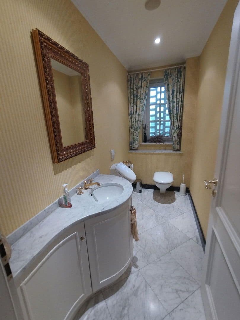 Pronájem domu 357 m², pozemek 1.008 m², Hamburg, Hamburg Pronájem domu 357 m², pozemek 1.008 m², Hamburg, Hamburg