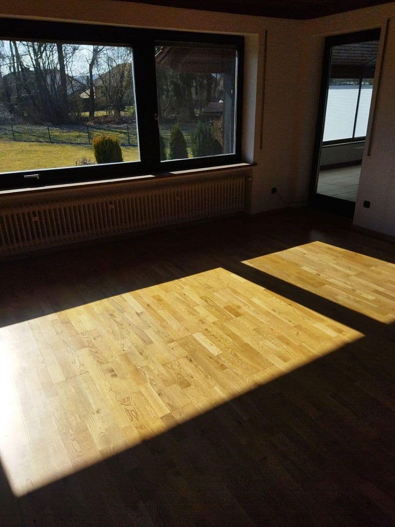 Prodej domu 200 m², pozemek 1.000 m², Loiching, Bavorsko Prodej domu 200 m², pozemek 1.000 m², Loiching, Bavorsko