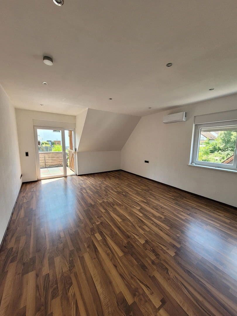 Prodej domu 258 m², pozemek 356 m², Ostfildern, Bádensko-Württembersko Prodej domu 258 m², pozemek 356 m², Ostfildern, Bádensko-Württembersko