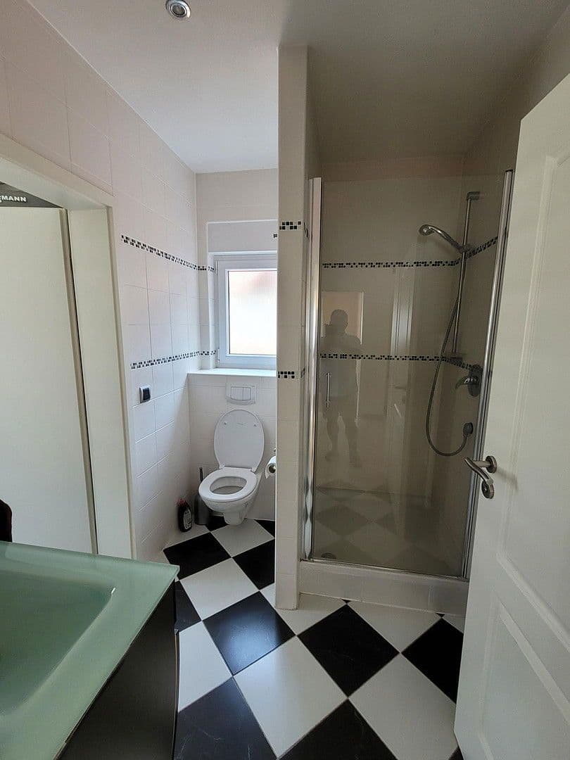 Prodej domu 258 m², pozemek 356 m², Ostfildern, Bádensko-Württembersko Prodej domu 258 m², pozemek 356 m², Ostfildern, Bádensko-Württembersko