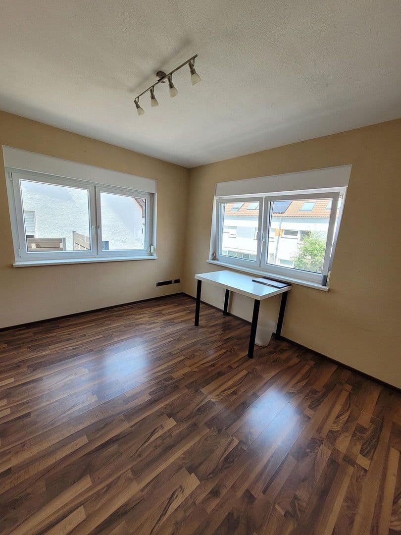 Prodej domu 258 m², pozemek 356 m², Ostfildern, Bádensko-Württembersko Prodej domu 258 m², pozemek 356 m², Ostfildern, Bádensko-Württembersko