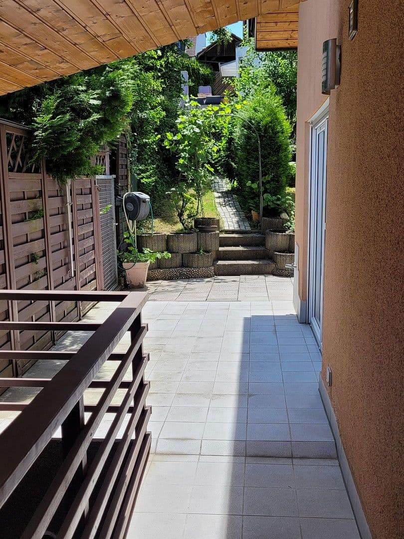 Prodej domu 258 m², pozemek 356 m², Ostfildern, Bádensko-Württembersko Prodej domu 258 m², pozemek 356 m², Ostfildern, Bádensko-Württembersko