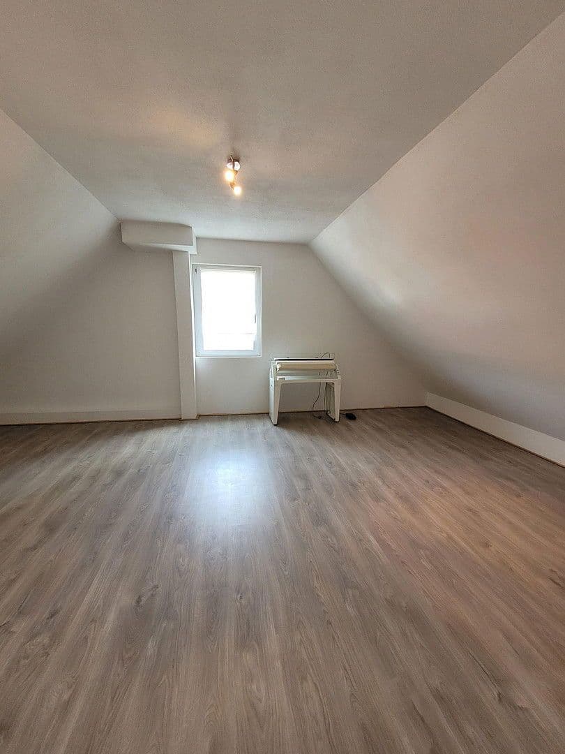 Prodej domu 258 m², pozemek 356 m², Ostfildern, Bádensko-Württembersko Prodej domu 258 m², pozemek 356 m², Ostfildern, Bádensko-Württembersko