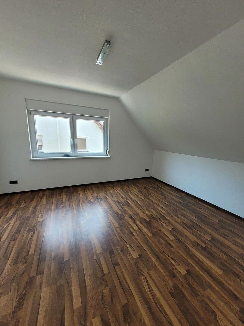 Prodej domu 258 m², pozemek 356 m², Ostfildern, Bádensko-Württembersko Prodej domu 258 m², pozemek 356 m², Ostfildern, Bádensko-Württembersko