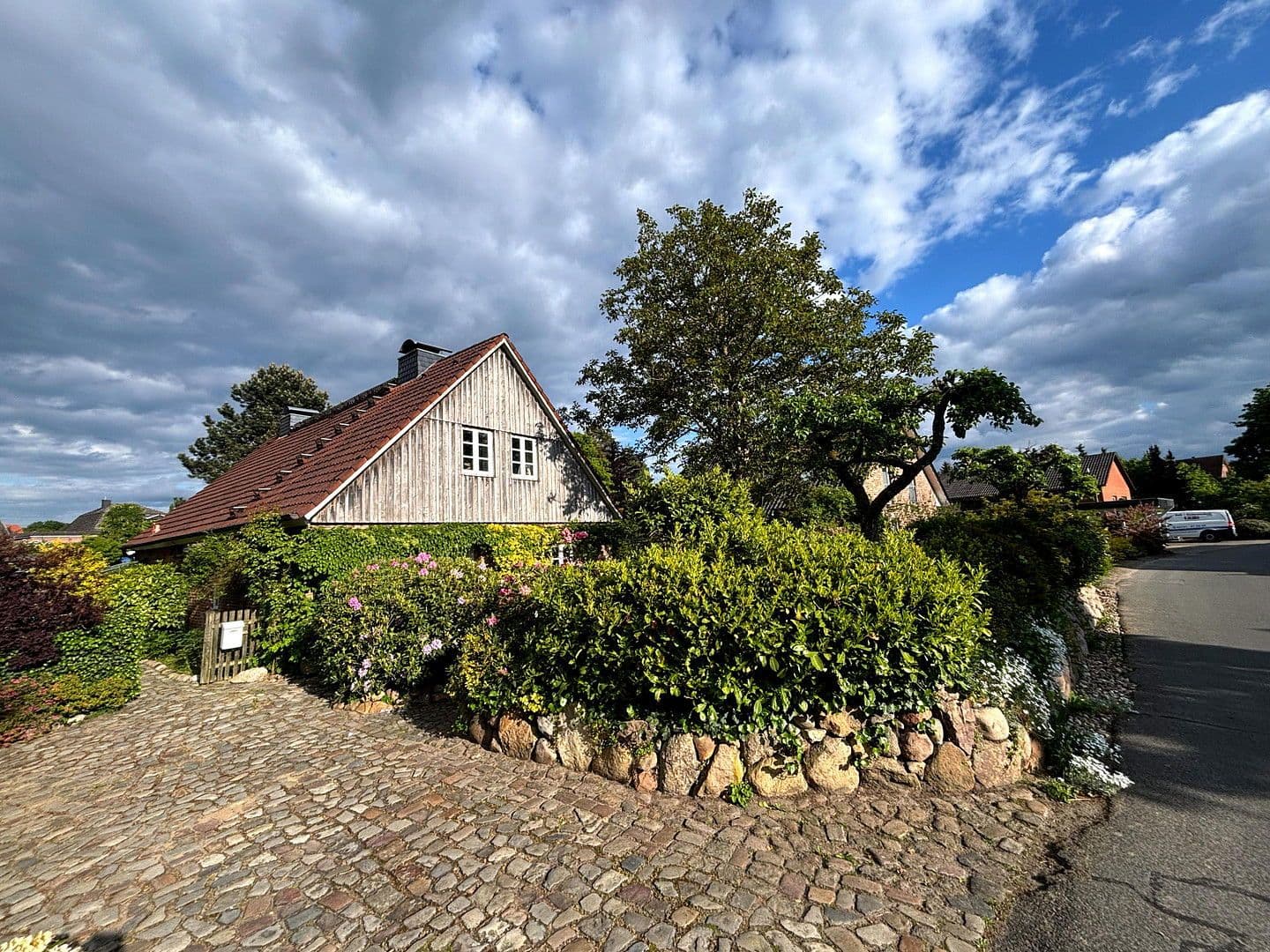 Prodej domu 177 m², pozemek 922 m², Postweg Rullstorf/Scharnebeck, Lüneburg, Dolní Sasko Prodej domu 177 m², pozemek 922 m², Postweg Rullstorf/Scharnebeck, Lüneburg, Dolní Sasko