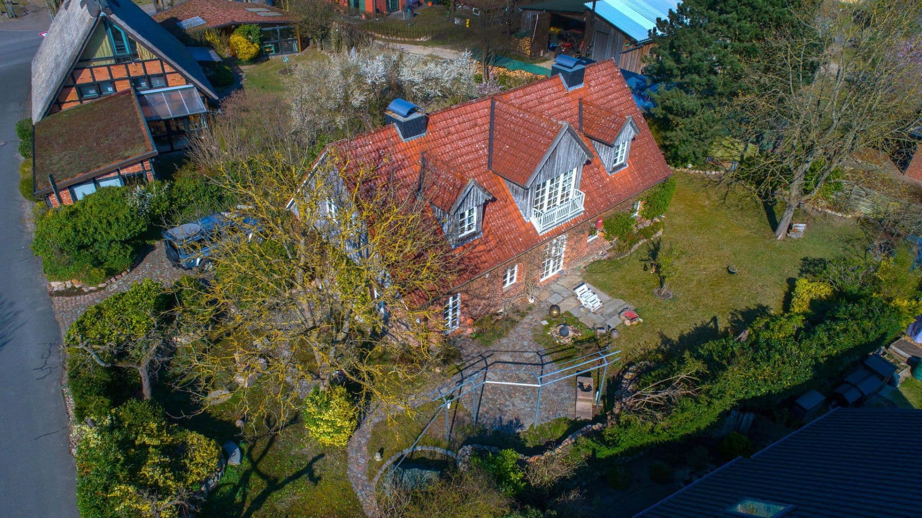 Prodej domu 177 m², pozemek 922 m², Postweg Rullstorf/Scharnebeck, Lüneburg, Dolní Sasko Prodej domu 177 m², pozemek 922 m², Postweg Rullstorf/Scharnebeck, Lüneburg, Dolní Sasko