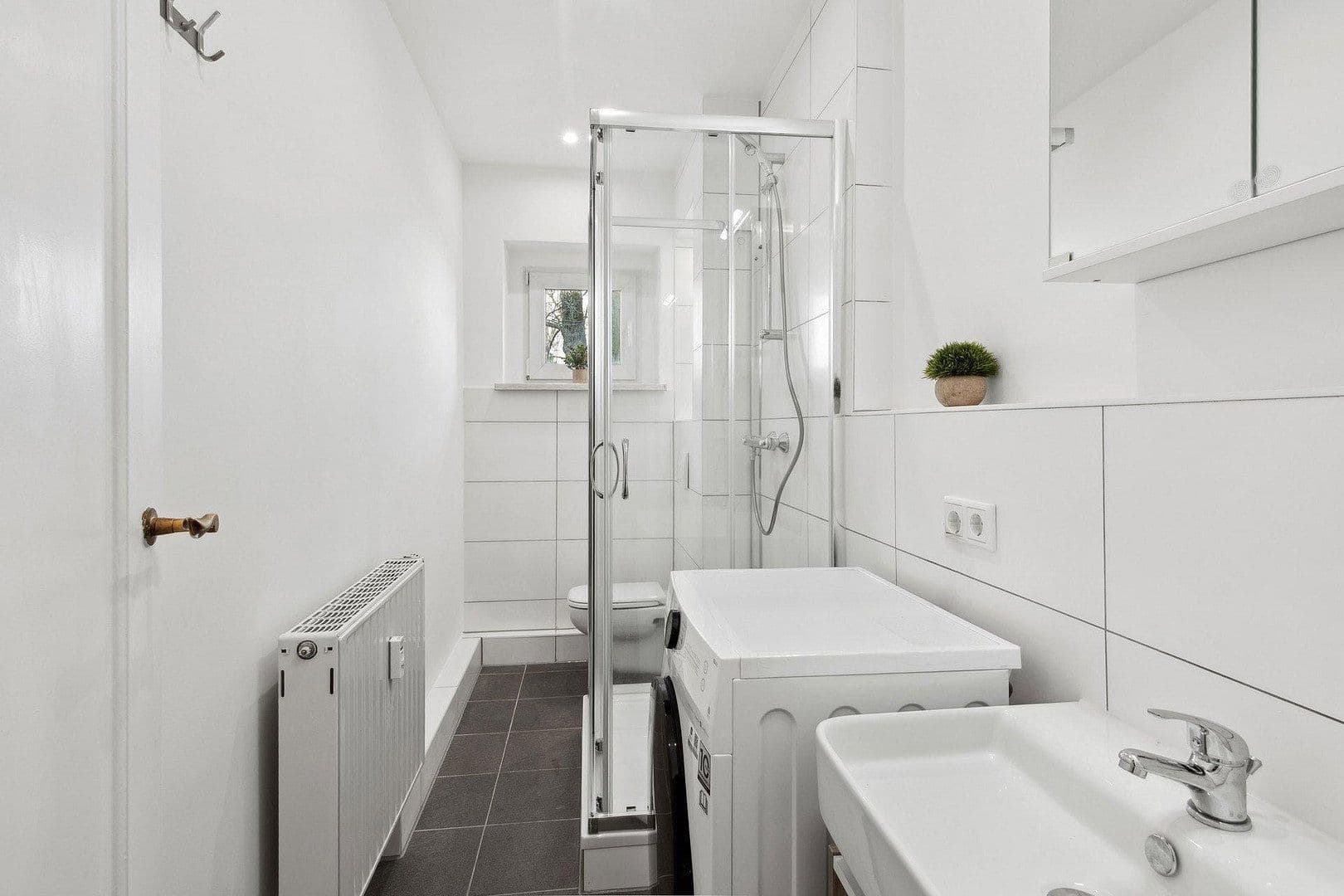 Pronájem bytu 2+1 50 m², Georg-Schumann-Str. 286b, Leipzig, Sasko Pronájem bytu 2+1 50 m², Georg-Schumann-Str. 286b, Leipzig, Sasko