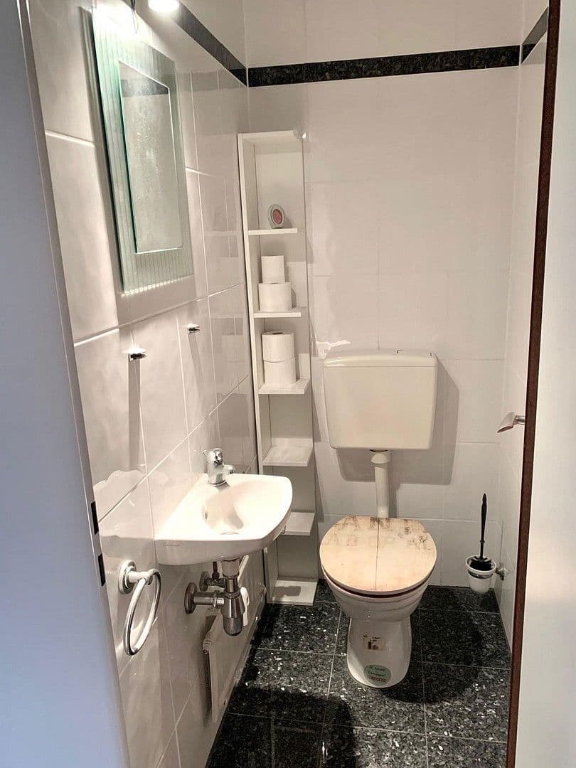 Pronájem bytu 3+1 83 m², Ludwigshafen, Porýní-Falc Pronájem bytu 3+1 83 m², Ludwigshafen, Porýní-Falc