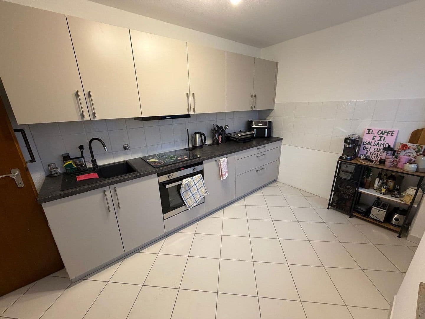 Pronájem bytu 3+1 83 m², Ludwigshafen, Porýní-Falc Pronájem bytu 3+1 83 m², Ludwigshafen, Porýní-Falc