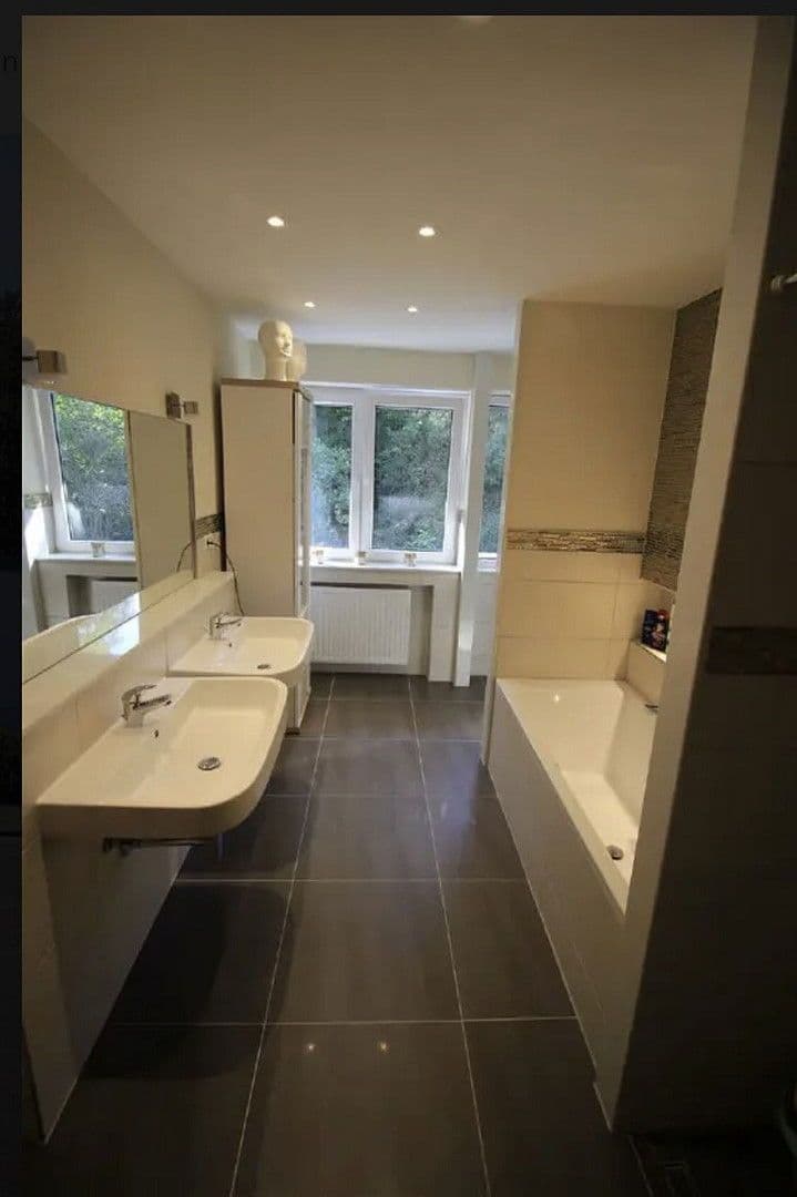 Pronájem bytu 6+1 180 m², Göttschieder Str. 7, Idar-Oberstein, Porýní-Falc Pronájem bytu 6+1 180 m², Göttschieder Str. 7, Idar-Oberstein, Porýní-Falc